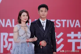 张丹峰终于回应和毕滢的关系，和洪欣频秀恩爱，亿万家产交给洪欣图片