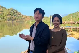 老挝美女一见钟情中国小伙，丈母娘要给他们买房，只求写孙女名字图片