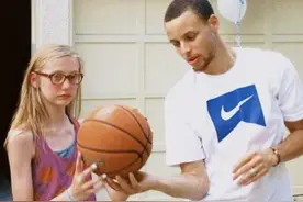 库里妹惊艳亮相WNBA，身材火辣堪比超模，库嫂阿耶莎赞不绝口图片