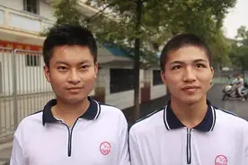 江西两位夺刀少年，为拯救全车人错过高考，7年后更加让人敬佩图片