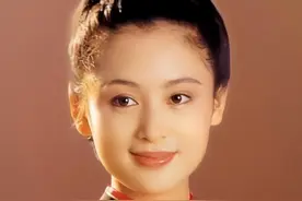 女人是不是“富贵相”，看这3个特征就知道，年过40后就很明显图片