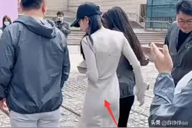 明星如今只剩性别？迪丽热巴活动生图，“假”臀部太夸张惊呆网友图片