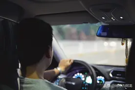 回老家开车800公里，油费680，过路费422，还有300块额外支出图片