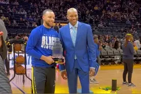 为库里颁发科比杯的卡特，参加了7次全明星赛，表现如何图片