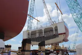 分段建造的船舶，如何“化零为整”形成一体？内部管子怎么对齐？图片