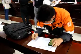 100%覆盖！南宁市2.49万基层快递网点员工都有了工伤保险图片