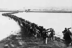 血战松骨峰，志愿军以一个连打退美军一个师，成功立下集体特等功图片