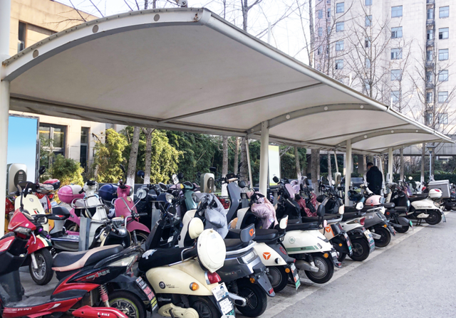 松江这个村的车棚不简单! - 冷求网