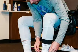 东契奇上脚一代签名鞋复出，无奈球队遗憾被绝杀图片