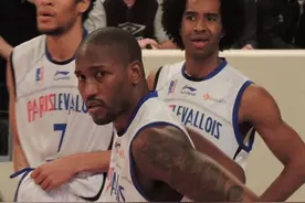 正式退役！前骑士球员结束17年职业生涯！詹姆斯：祝福你，兄弟图片