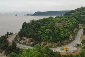 去玉环好望角观洞头洋之山海，到鲜迭品渔村的大海沙滩和石屋图片