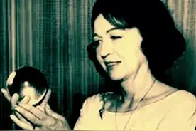 美国女预言家，准确预言多位美国总统命运，去世前她这样预言中国图片