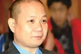 重庆足浴大王：曾身价218亿为员工买430套房，今成老赖靠众筹治病图片