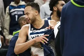 【戈贝尔】拳打队友的人，活该被全NBA都嫌弃图片