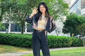 站着拍全身照怎么摆姿势？学好这8个姿势，显高显腿长又好看！图片