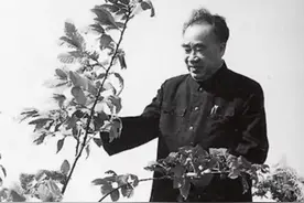 1950年，在一地主家搜出借据，惊动了中央，连开国元帅都亲自过问图片