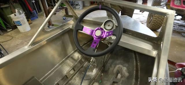 世界上最小的喷射艇，只有6英尺长