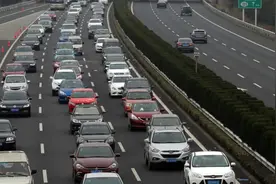 5月份展开严查，重点查处5种副驾驶违规行为，最高处200元罚款图片