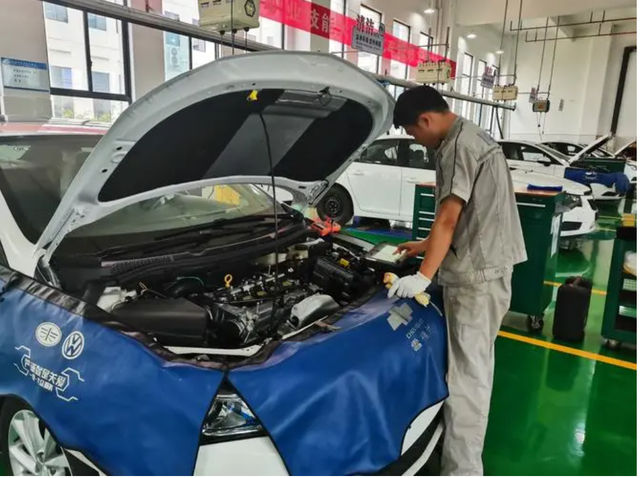 车辆保险到期到底选择外面买还是4S店续保？