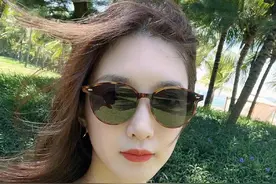 江疏影晒夏日海边随拍 肤白貌美长腿惹人羡图片