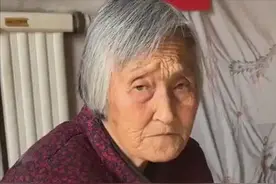 几个外孙围着拍，80岁徐姥姥成了赚钱工具，现在更累了，亲情何在图片