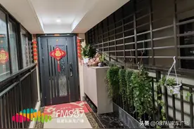 福建一业主投诉邻居：公共区域加装鞋柜，加高护栏？图片