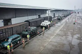 武警四川总队：铁路装卸载训练提升部队备战打仗应急机动能力图片