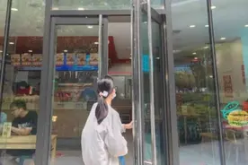 五香肉饼汉堡、北京烤鸭汉堡……这家店号称“汉堡界的瑞幸”！图片