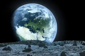 为何月球一面总是偏向地球一侧？只为“追求”地球，锁定潮汐？图片