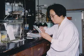 教学设计：高中语文——青蒿素：人类征服疾病的一小步图片