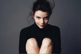 全球直男舔屏的女神，也「翻车」了图片