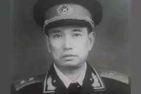 浅谈1955年34个军的军长、政委的军衔图片