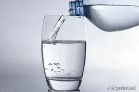 【科学向日葵】科学实验小课堂 | 倒不满的杯子图片