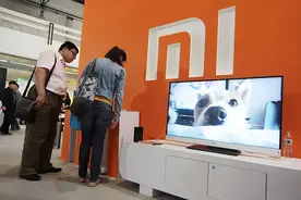 时隔三天，再曝小米电视屏幕自动脱落！曾回应系罕见个例图片