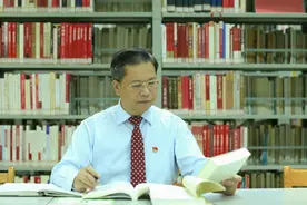 广东工贸职业技术学院党委书记何汉武： 为构建现代化产业体系注入“新动能”图片