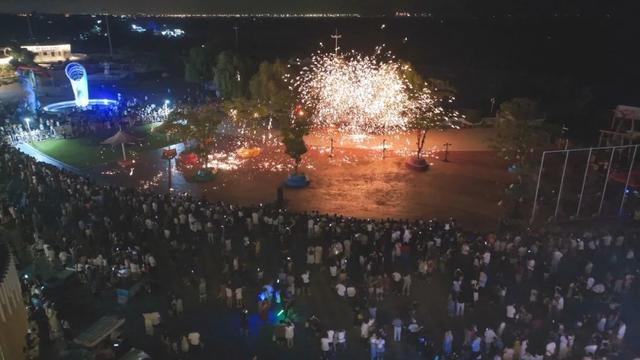 日照刘家湾赶海园千灯之夜盛大启幕，人气爆棚！