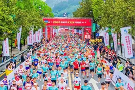在律动中感受诗意与春天，万名跑友3月30日竞速2025张家界武陵源马拉松图片