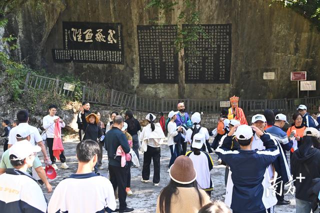近6000人打卡贤令山，解锁山水人文双体验｜2025年广东省（阳山）第十一届登山活动热力开启