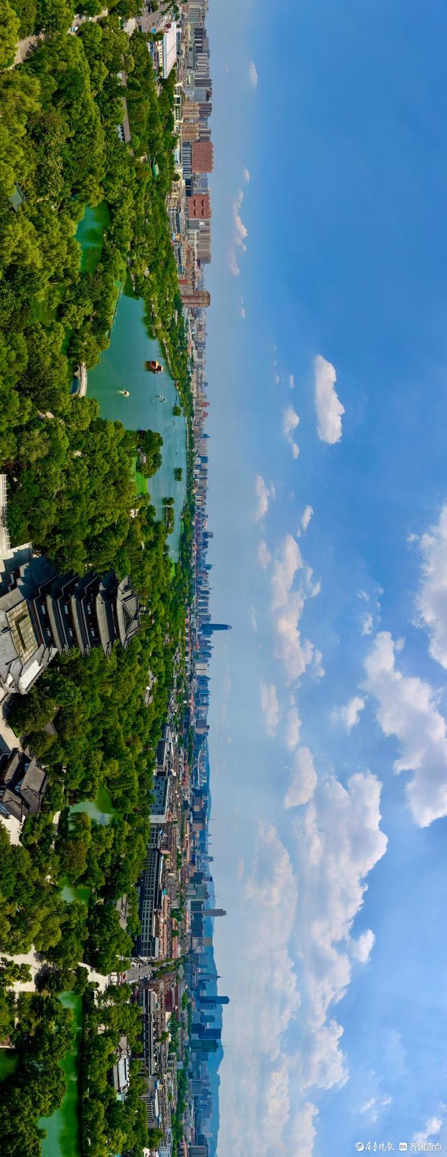 俯瞰蓝天白云下的泉城美景