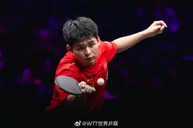 战胜梁靖崑，林诗栋晋级WTT重庆冠军赛男单决赛图片