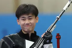 拿下金牌的“松弛哥”刘宇坤谈未来规划：我睡觉，然后运动员出成绩图片