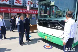 备战五一  青岛公交开展驾驶员技能大比武图片