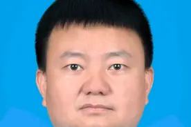 长期与他人保持不正当性关系，肖彩虹被“双开”！图片