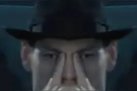 “向左，向右，向中”，这个动作突然爆火！连官方号都忍不住模仿，知名演员最新回应图片