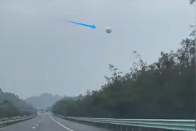 四川网友拍到不明漂浮物悬在空中，真相是……图片