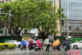 今年第15号台风“苏力”生成 半个月内双台风影响海南岛图片