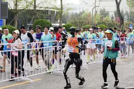 对话天工：全球第一场机器人马拉松，到底意味着什么？图片