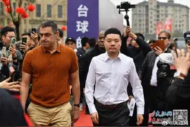斯诺克世界公开赛玉山揭幕 丁俊晖、奥沙利文等入选世界台球名人堂图片