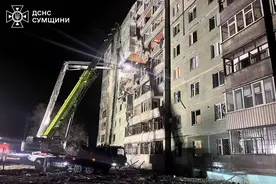 乌克兰苏梅市遭无人机袭击 已致9死13伤图片