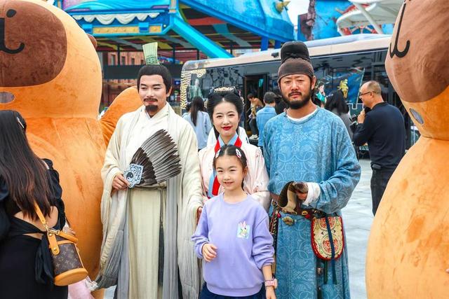 “侠义襄阳”双节焕新颜，点亮“有文化、有温度、有侠义”之城